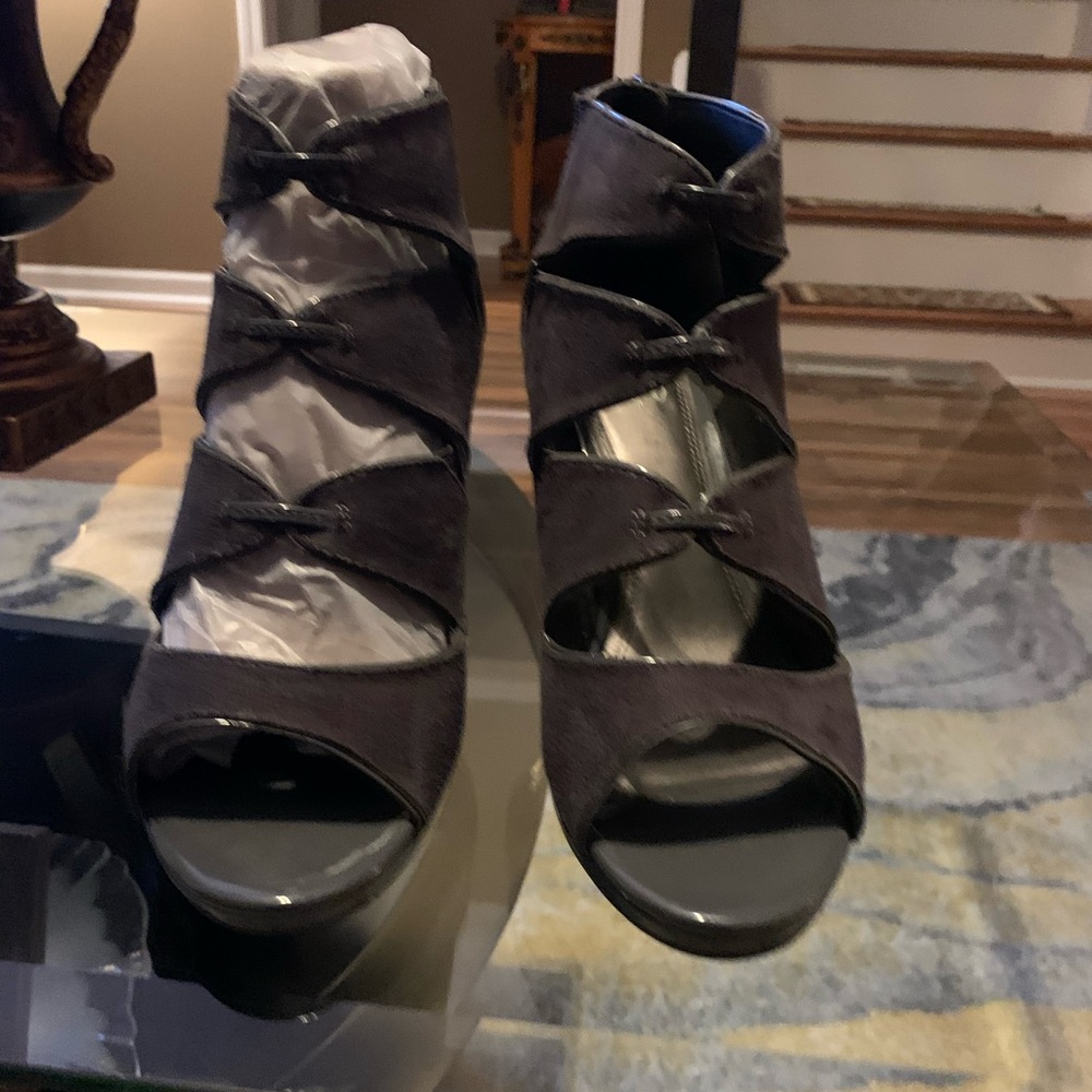 Impo women size 9; 3 1/2 “ heels; gray. Very comfortable; Rarely worn